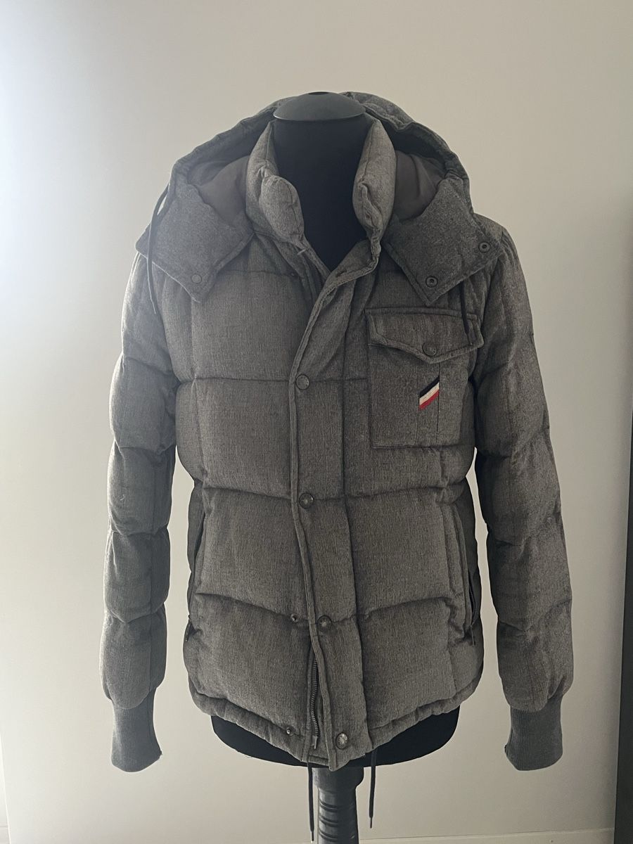 Moncler Giacche: Moncler Jacke. Daunen. Grau. – Usato da Bösingen venduto da riedom01
