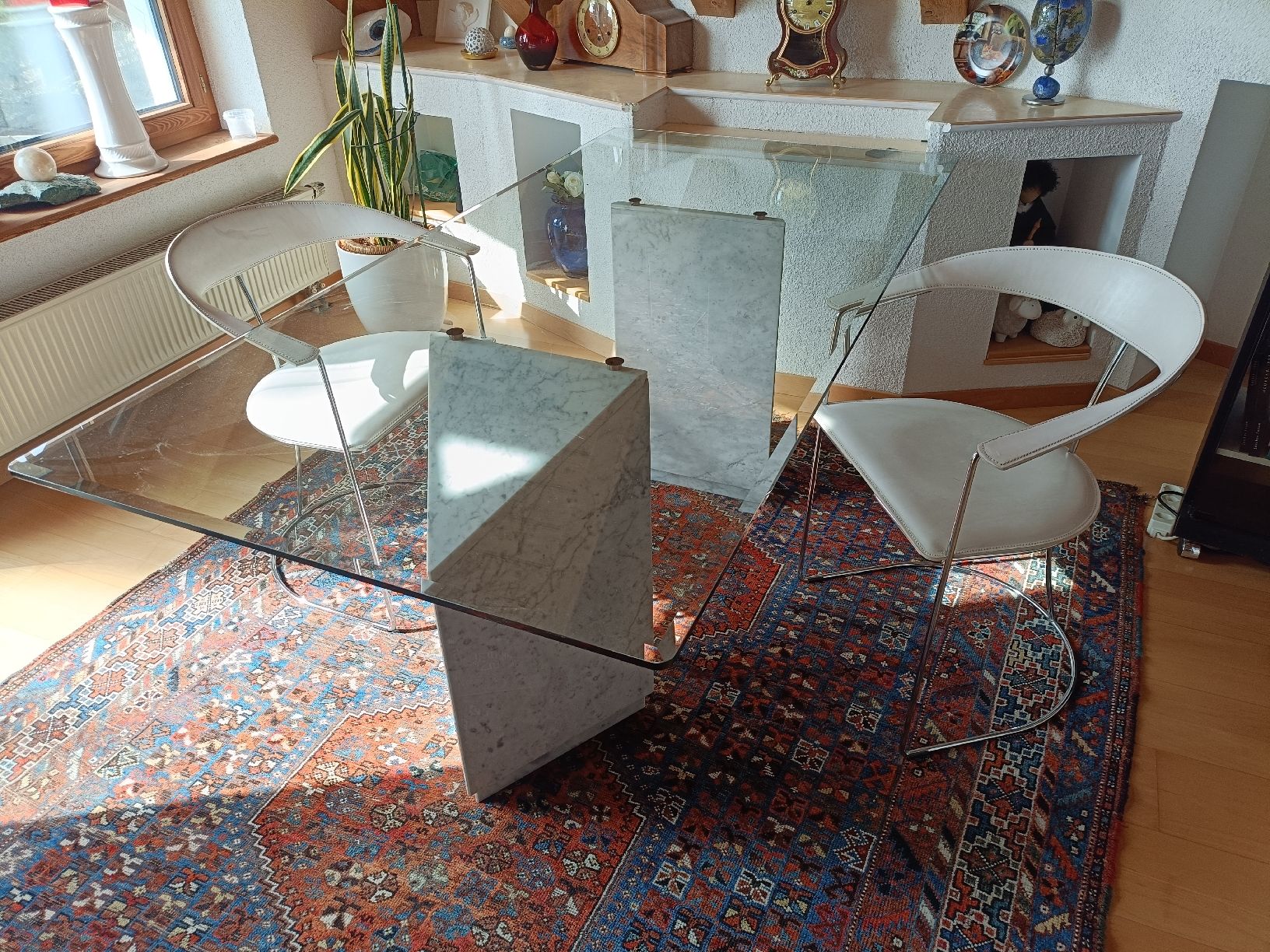 Tavoli: Designer Tisch mit zwei Stühlen – Usato da Schöfflisdorf venduto da Topo44