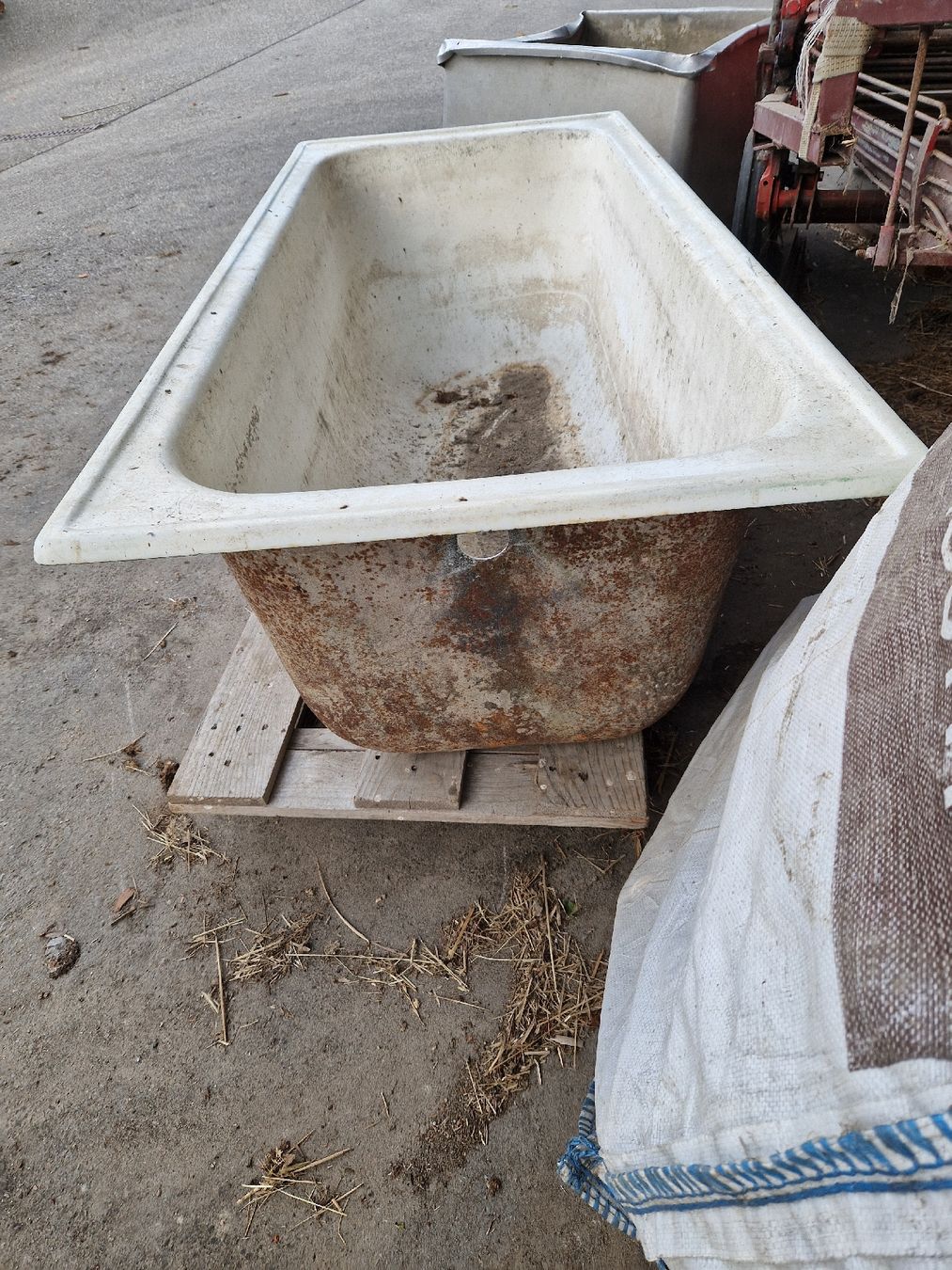 Badewannen: Badewanne – Gebraucht aus Schwarzenbach BE von Caterpillar966 1