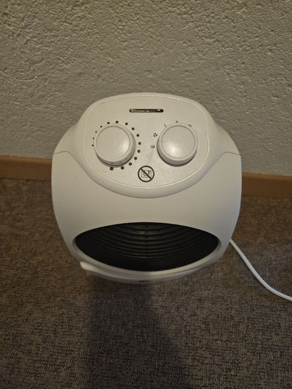 Ohmex Radiatori: Ohmex HET 1802 Elektroheizer klein 1500-2000W guter Zustand – Usato da Davos Platz venduto da egl_h2gt 1