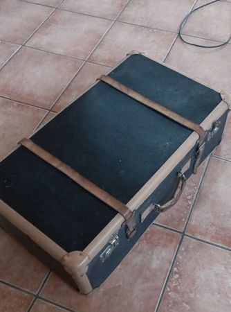 Antiker Koffer, defekt L75cm, B42, H24