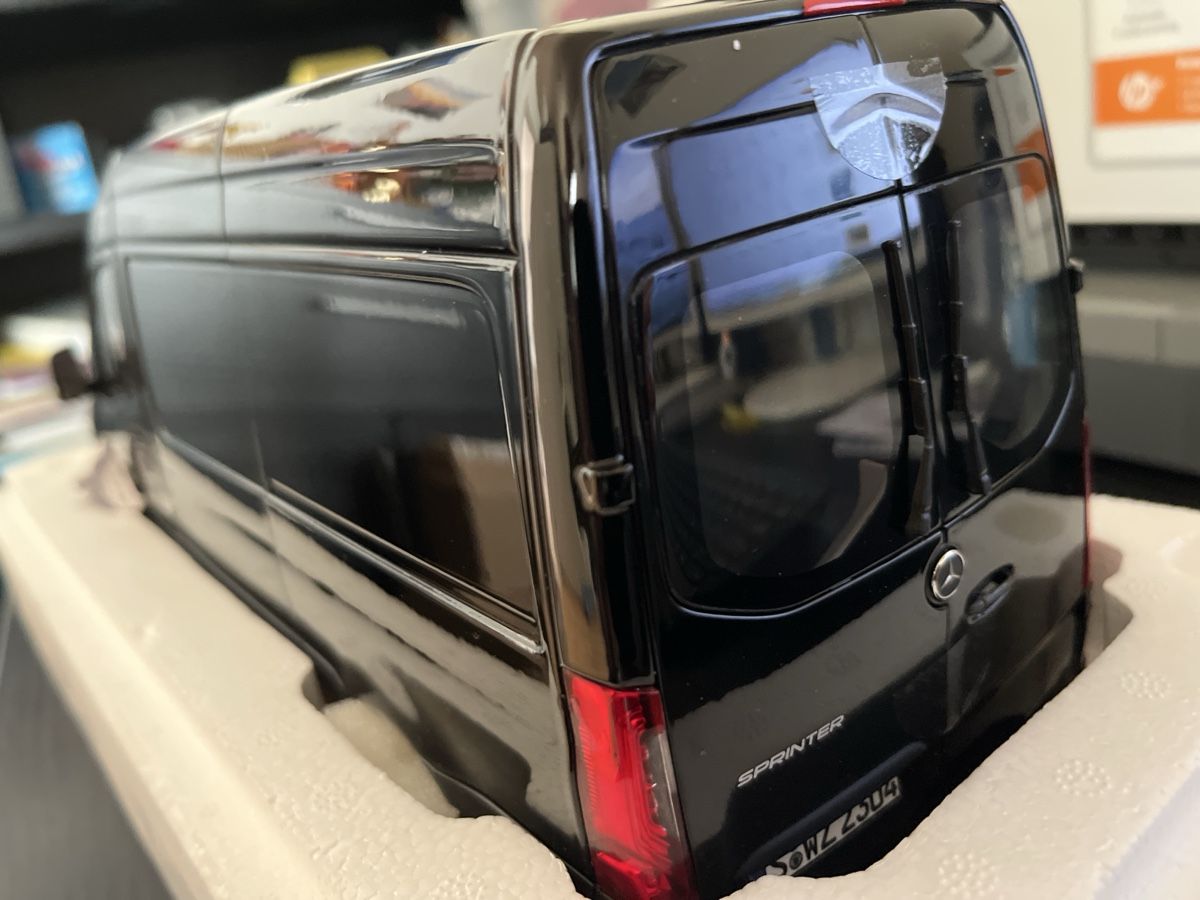 Norev Modellini d'auto: Mercedes Sprinter. 1:18 Norev – Nuovo e nell'imballaggio originale da Rümlang venduto da Papamoll4 2