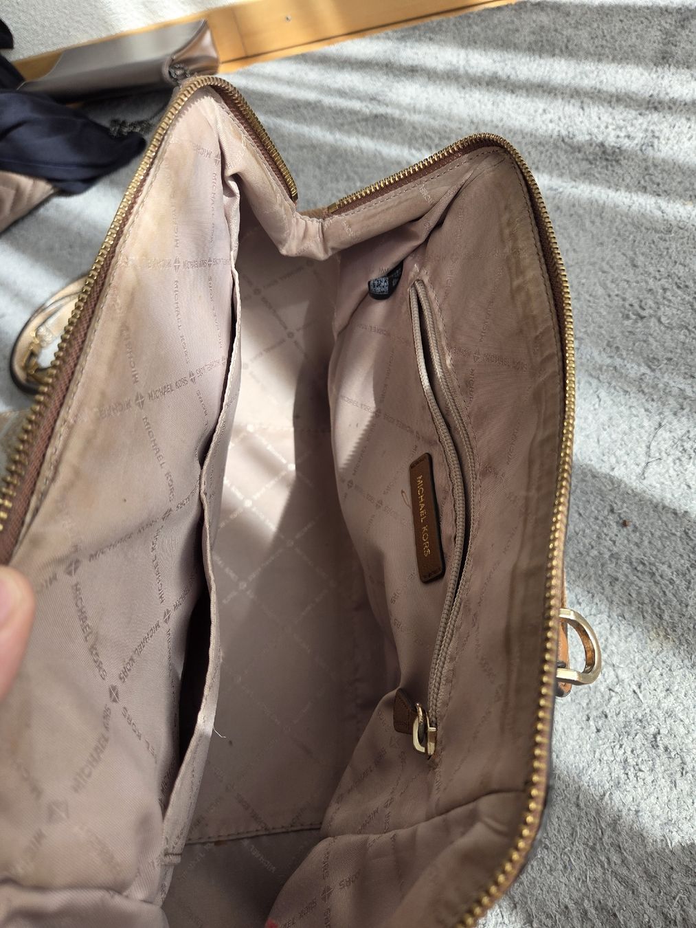 Sacs femmes: Michael Kors Tasche braun monogramm Gesteppte Leder. – D'occasion à Allschwil par actofighter 3