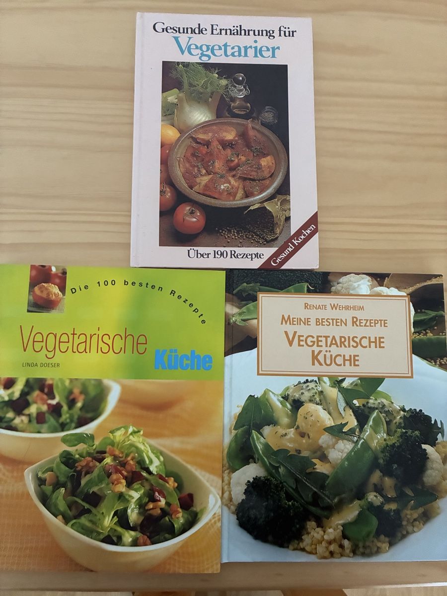 Libri: 3 vegetarische Bücher – Nuovo (secondo la descrizione) da Buchs ZH venduto da how_wf9j
