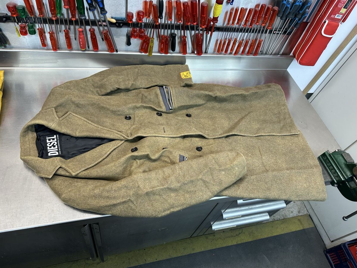 Diesel Cappotti: Diesel Mantel olivfarben – Usato da Schwende venduto da weesli
