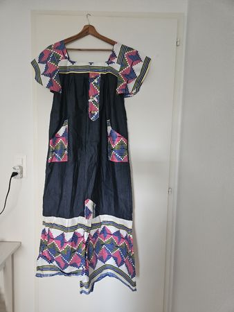Robe Afrique, style unique et coloré – Taille XL/XXL (140cm)