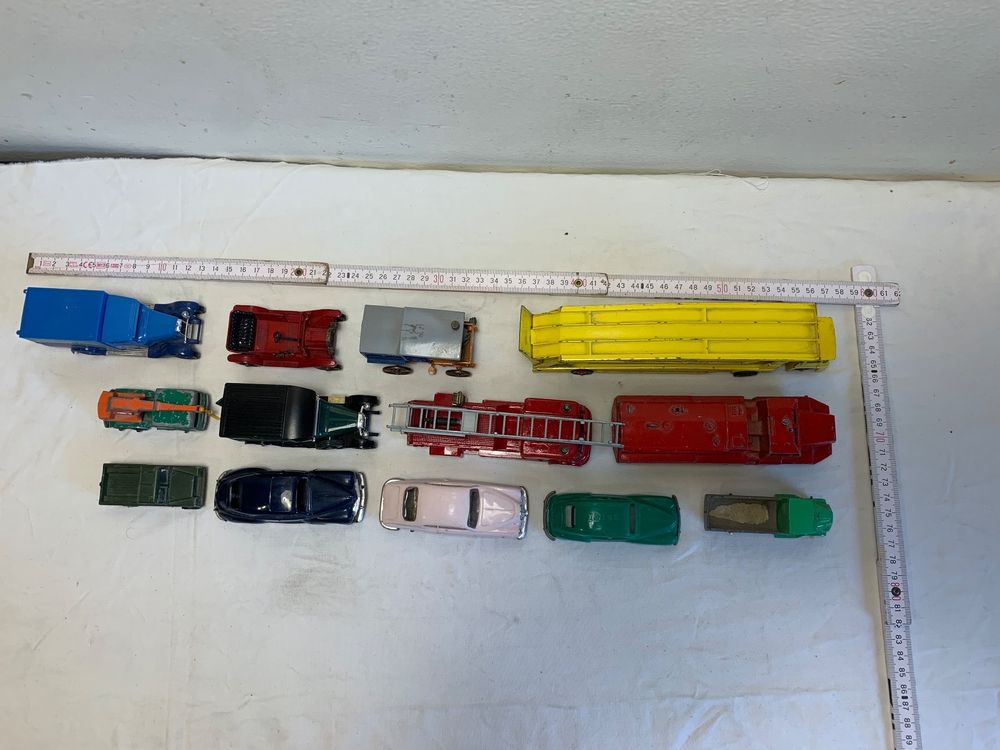 Lot de 9 miniature voiture ancienne marque HO HO Ariane etc ech 1:86