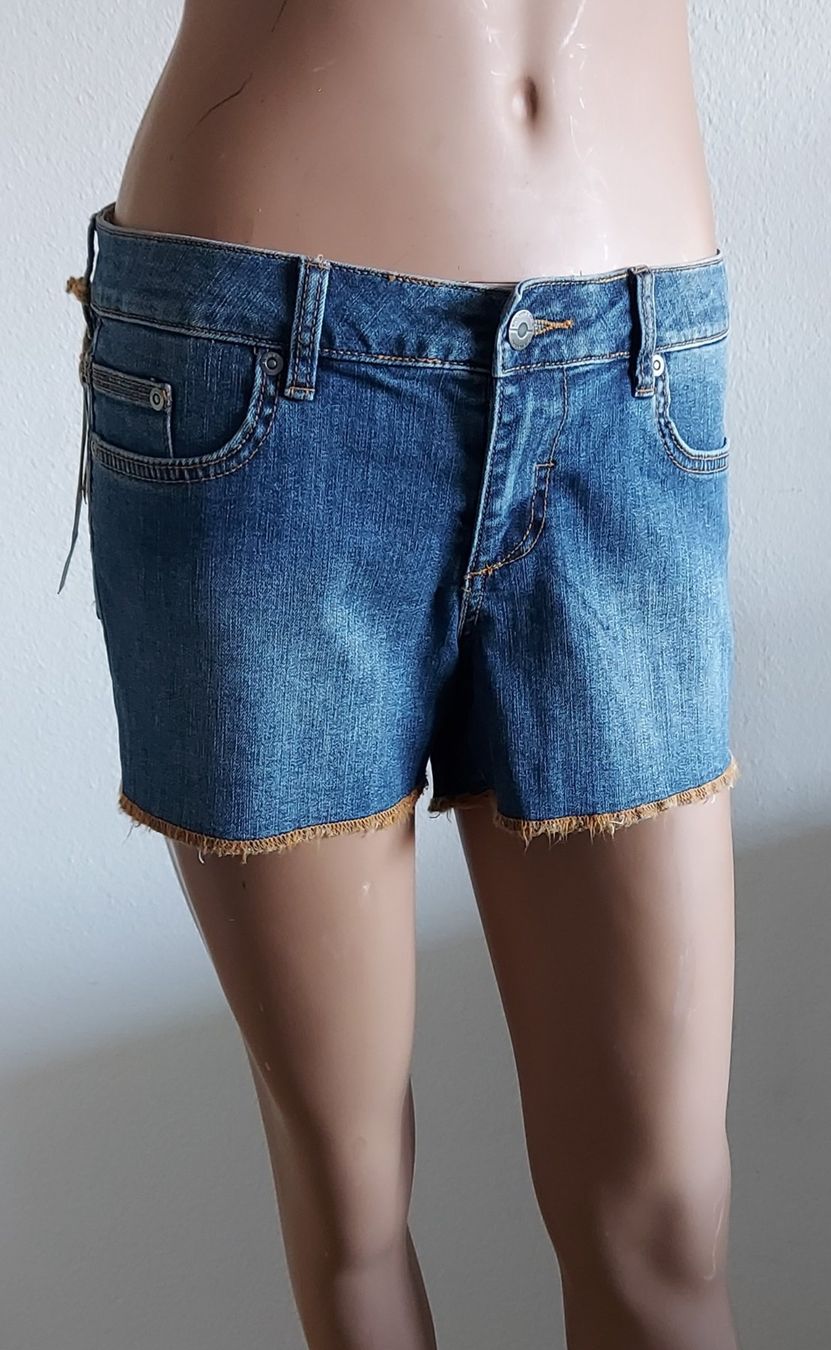 Element Hosen: Neue Element Jeans Shorts, Gr. 29 Sommer – Neu und originalverpackt aus Basel von Mazzo84
