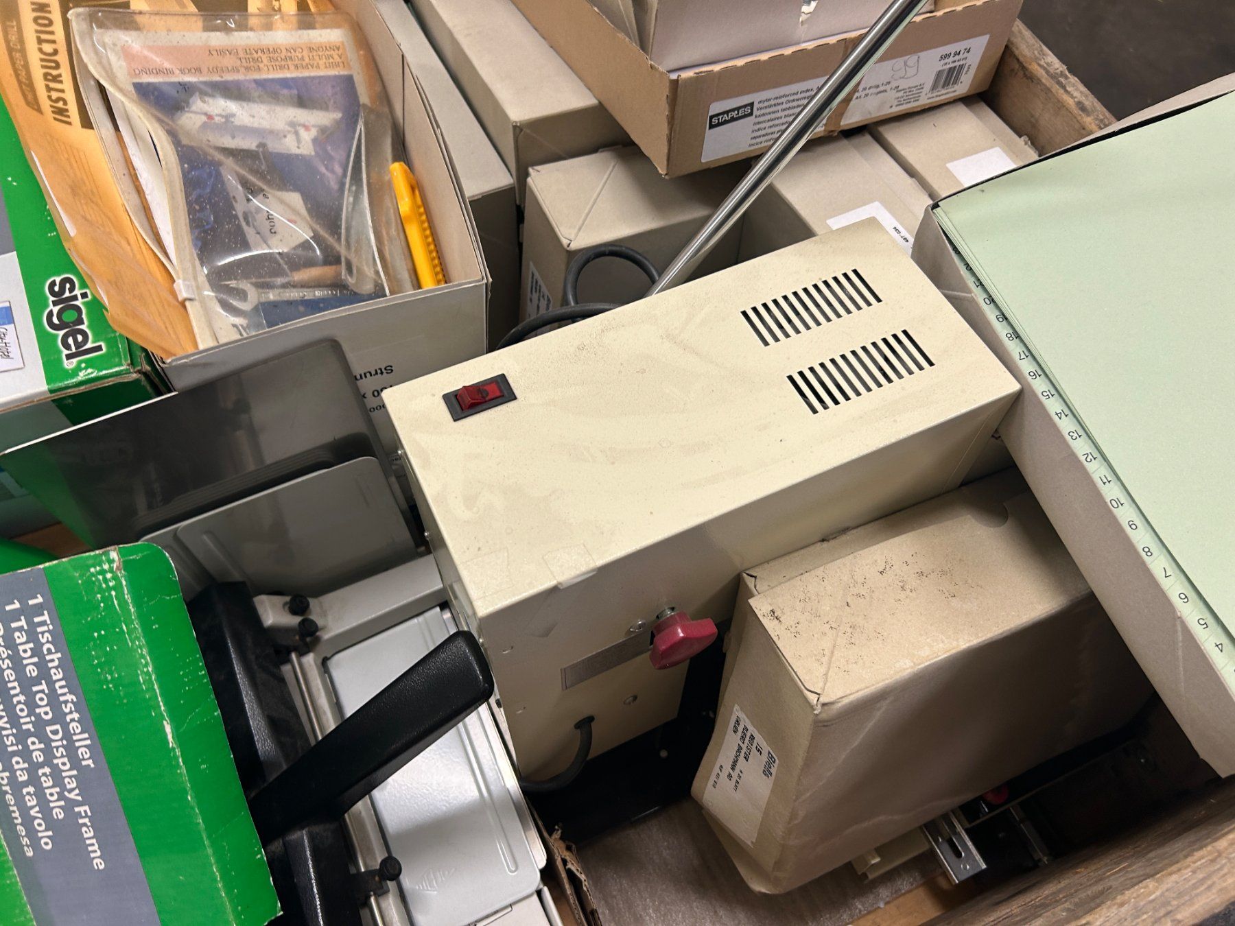 Ordner: Posten Büromaterial – Gebraucht aus Zofingen von Maschinenfabrik 2