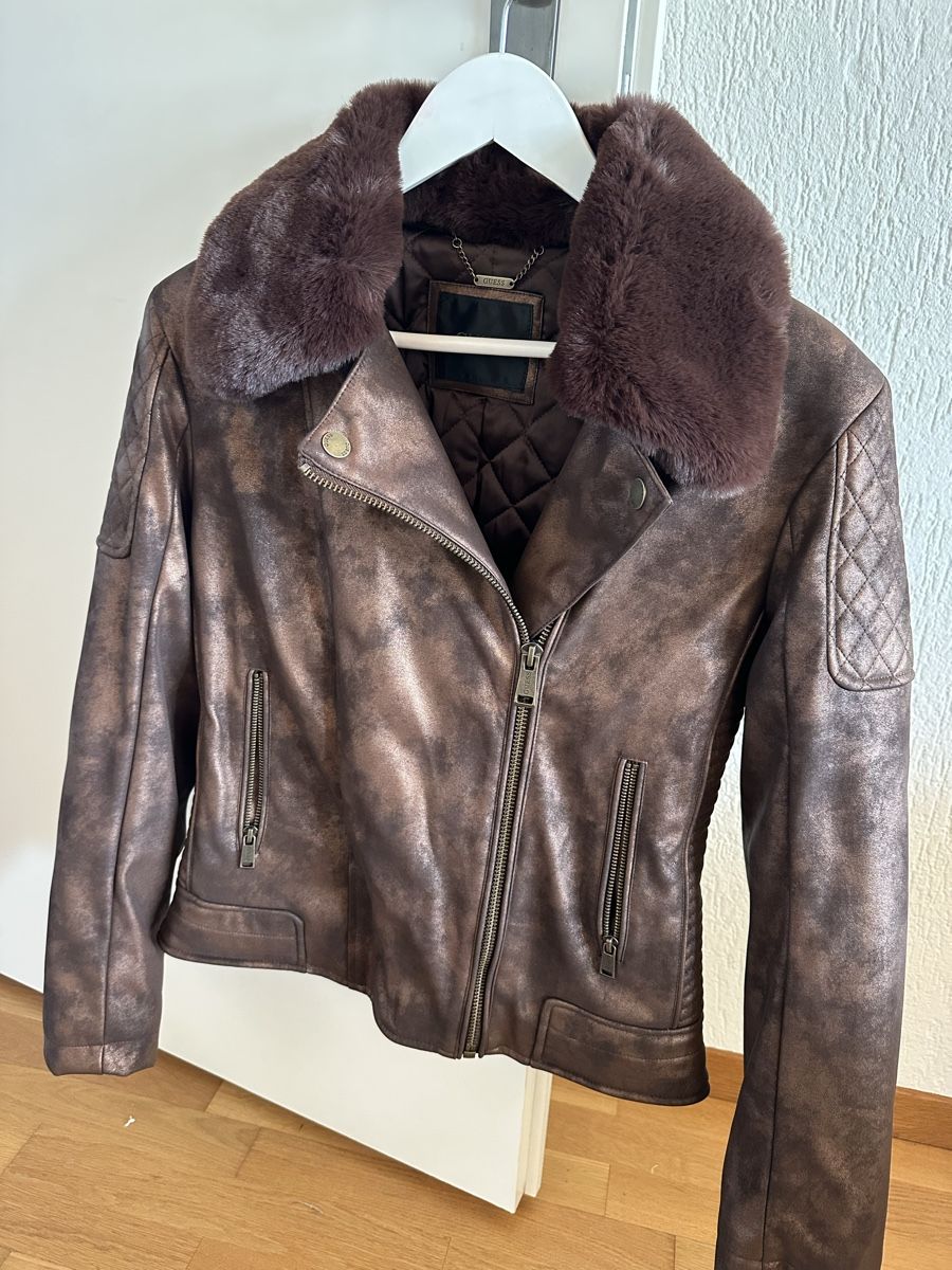 Guess Jacken: Jacke – Neu (gemäss Beschreibung) aus Uttwil von sha_7ymh