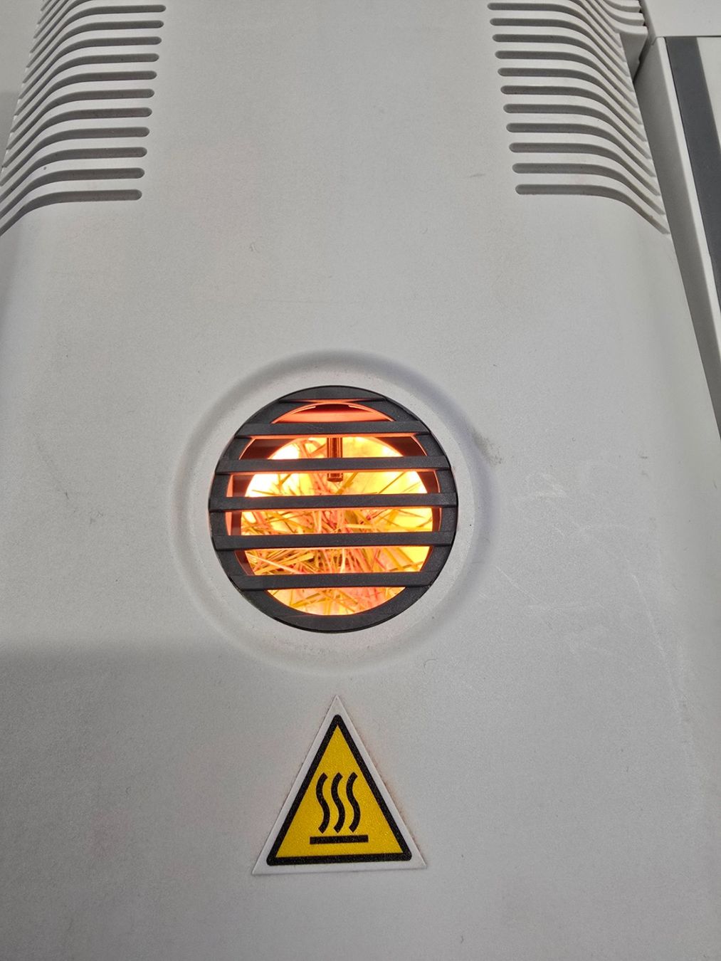 Accessori da laboratorio: Mettler Toledo HR83 Halogen-Feuchtebestimmer – Usato da Niederdorf venduto da LeptonAG_Labor 7