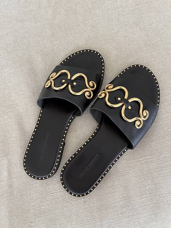 Scarpe da donna: Makis Kotris Slippers schwarz/gold Gr.39 – Nuovo (secondo la descrizione) da Meilen venduto da SabrinaK1992