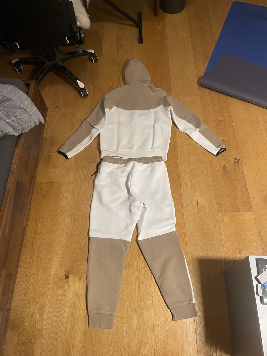 Nike Giacche: Nike TechFleece – Nuovo (secondo la descrizione) da Leukerbad venduto da the_qh7v 3