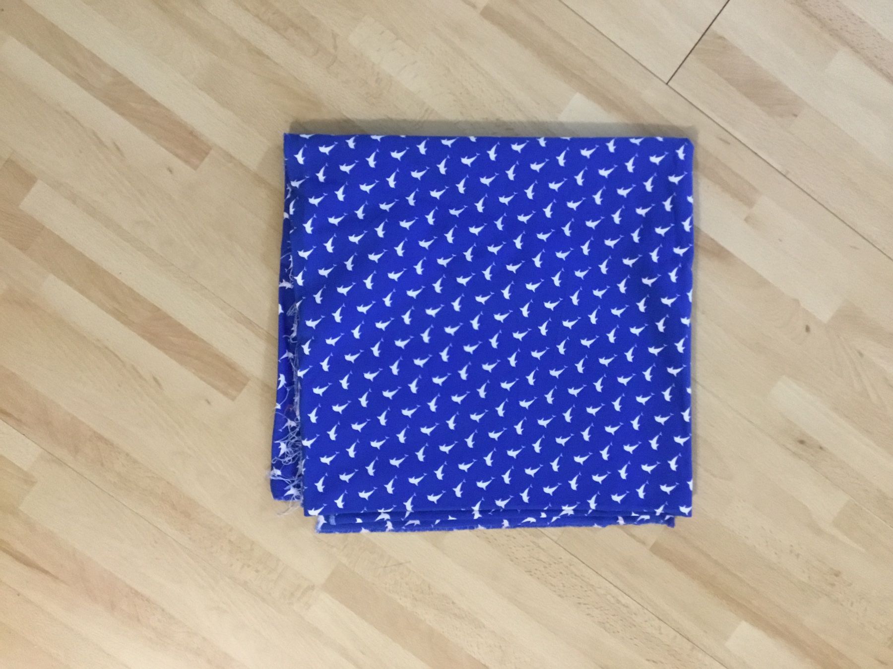 Tissus: Stoff Farbe blau, leicht elastisch – Neuf (Voir description) à Arch par Hexenbesen17