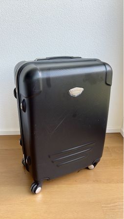Schwarzer Reisekoffer - H 60, B 40, T 26