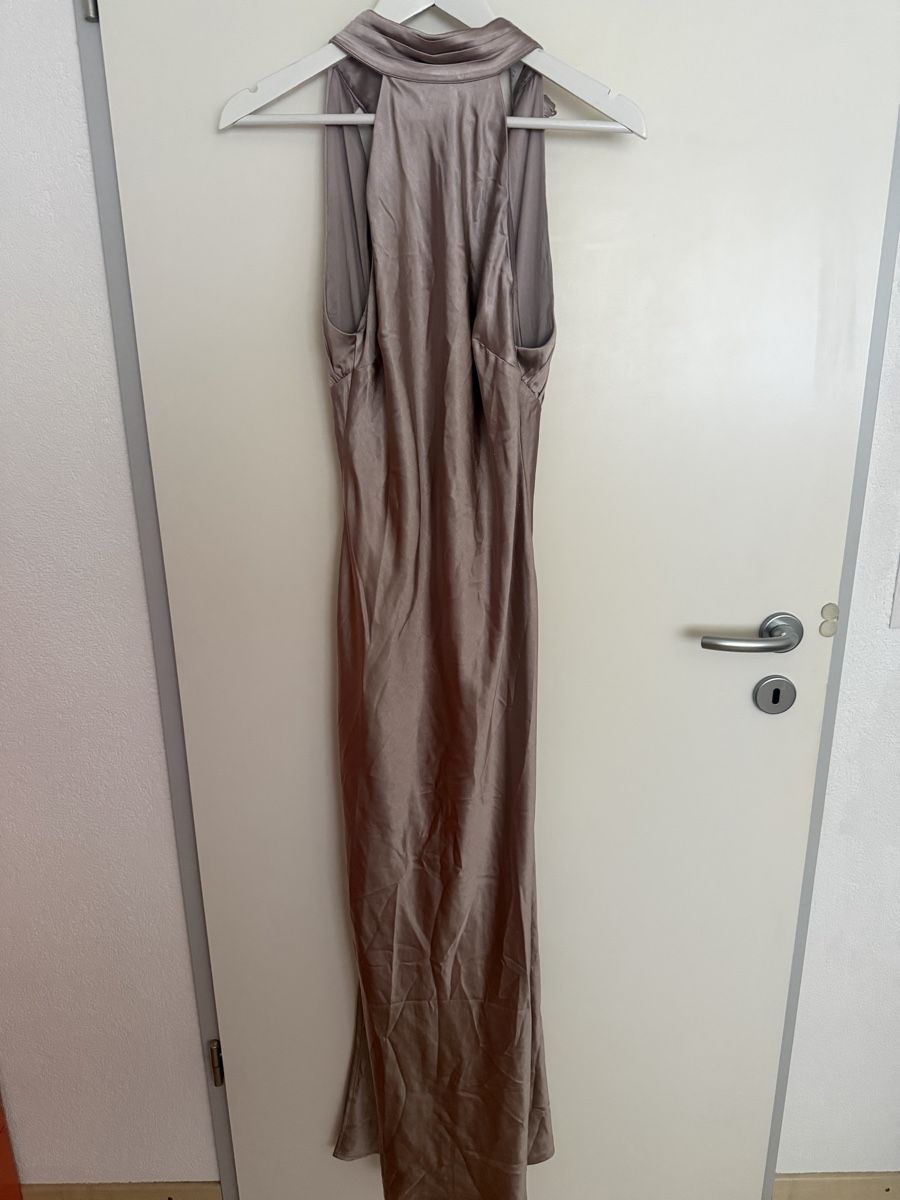 Kleider: Rückenfreies Meshki Abendkleid – Neu (gemäss Beschreibung) aus Thierachern von due_ls6w