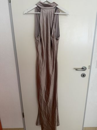 Rückenfreies Meshki Abendkleid