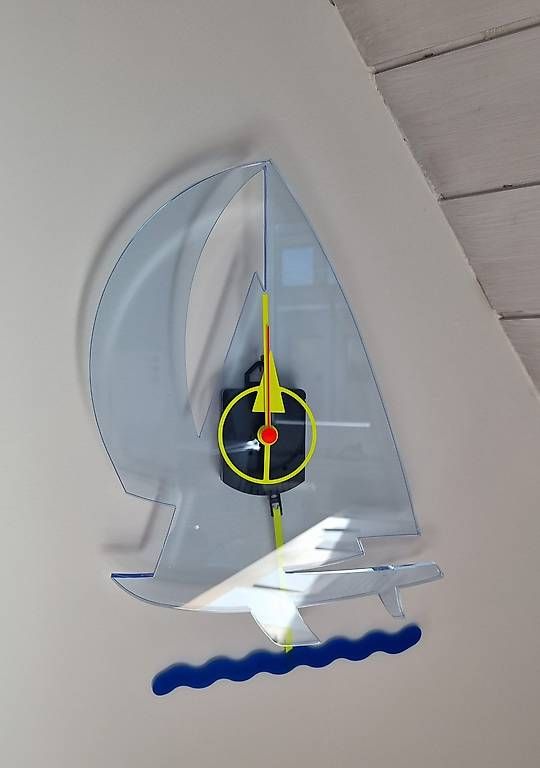 Tutte le decorazioni: Segelschiff-Wanduhr, Plexiglas eingefärbt – Nuovo e nell'imballaggio originale da Zürich venduto da Reimann3 1