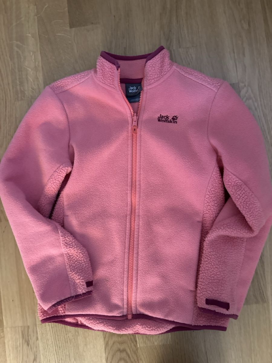 Giacche & Cappotti: Kinder Fleecejacke Jack Wolfskin Grösse 140 – Usato da Mörschwil venduto da tweety9402