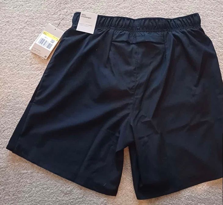 Pantaloni: Nike Challenger Dri Fit Short kinder – Nuovo (secondo la descrizione) da Münsingen venduto da lyf_j8ng