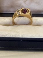 Bague or 18 carats avec rubis et diamants poids 9.4g