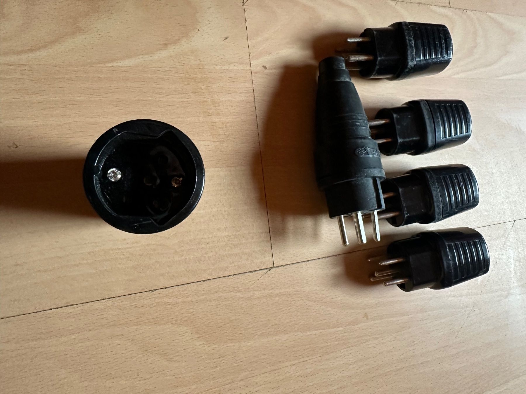 Spine: Stecker und Kupplung T15 – Usato da Huttwil venduto da Bolpa 4
