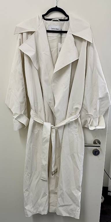 Mäntel: Calvin Klein Sommermantel, Gr. XL – Gebraucht aus Gibswil von Miratec