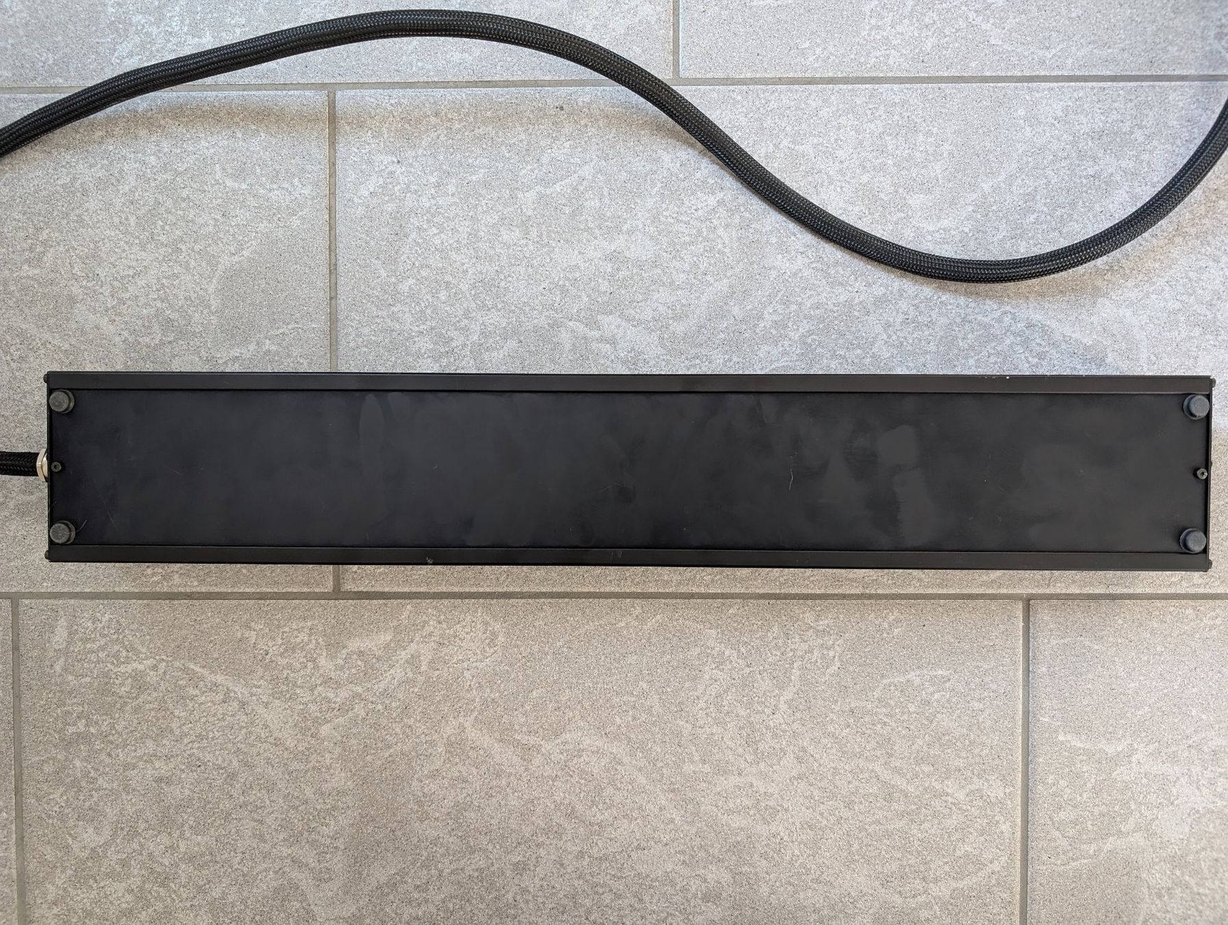 Spine: Fisch Audiotechnik Audio-Filterleiste 8x CH-Stecker – Usato da Root venduto da TimeWalker 4