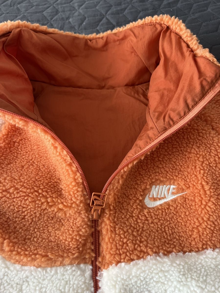 Nike Vestes: Veste Nike – Neuf (Voir description) à Epalinges par pau_78d8 1