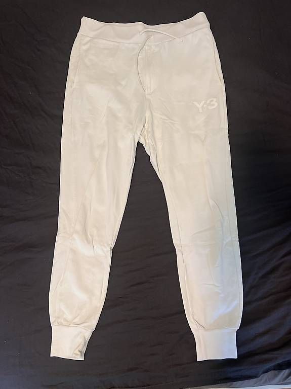 Pantaloni: Y3 trainerhose / jogger weiss M – Usato da St Gallen venduto da rub_gk9g