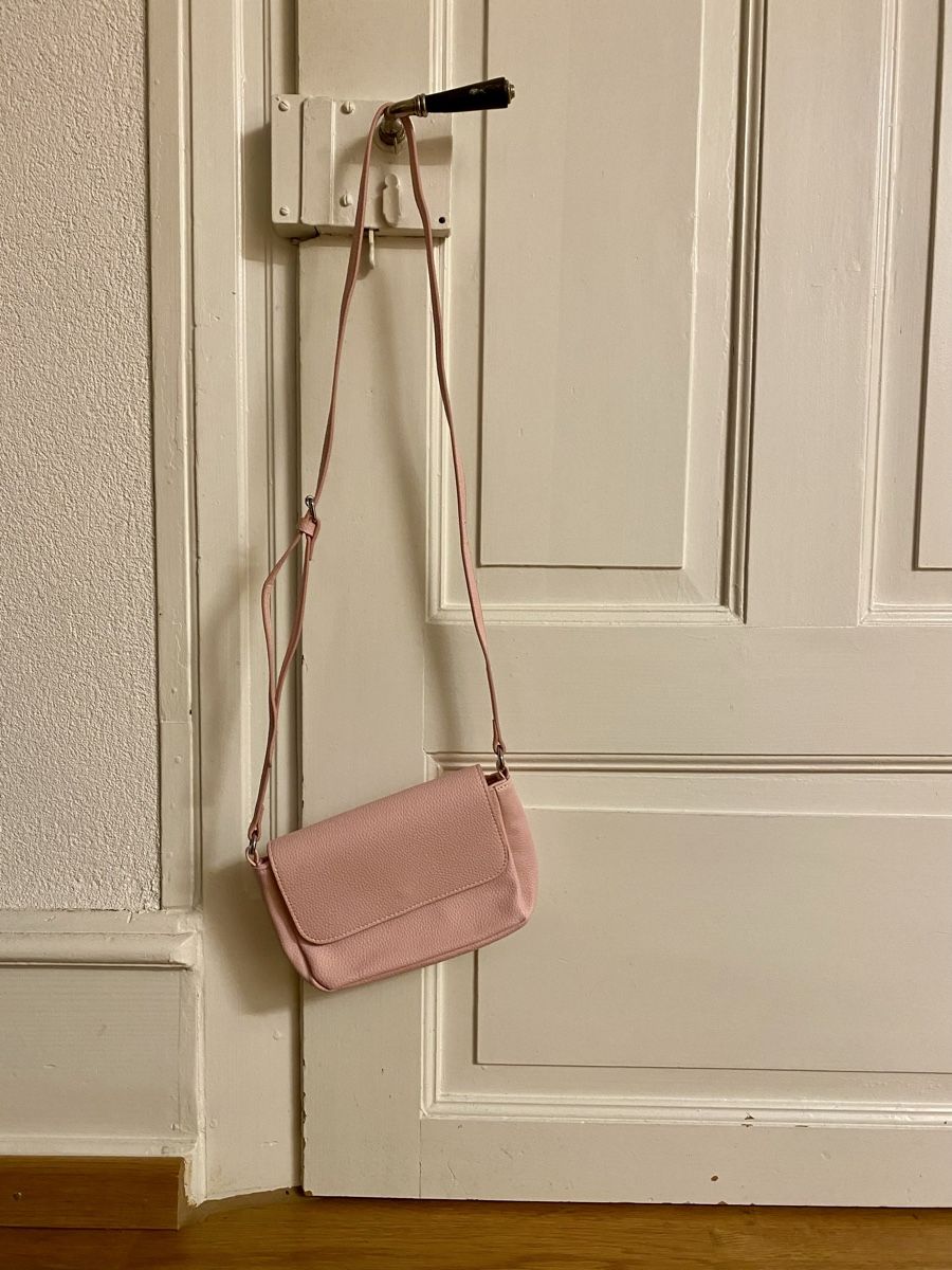 Taschen für Damen: Rosa Umhängetasche, neuwertig – Gebraucht aus zürich von greenmodul 1