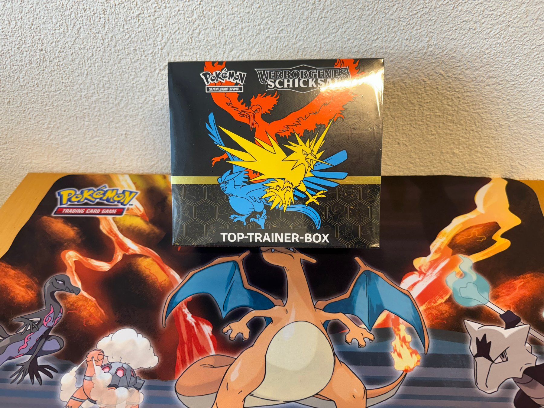 Pokémon Carte collezionabili: Verborgenes Schicksal Top-Trainer-Box OVP – Nuovo (secondo la descrizione) da Bülach venduto da Pfrenzel