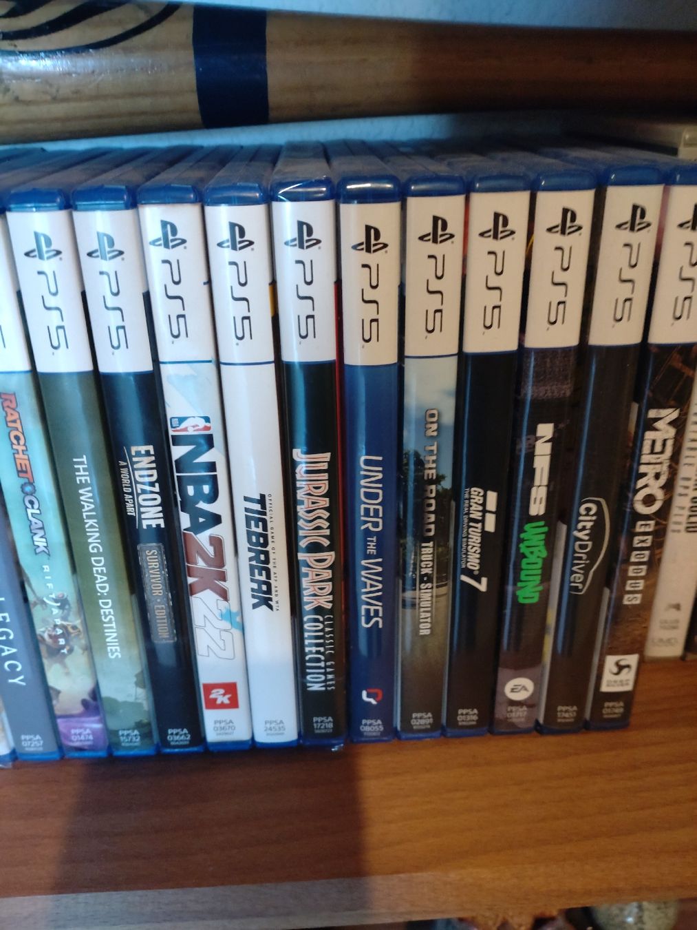 Sony Spiele: 30 PS5 Games – Gebraucht aus Buttikon SZ von Snowman6381