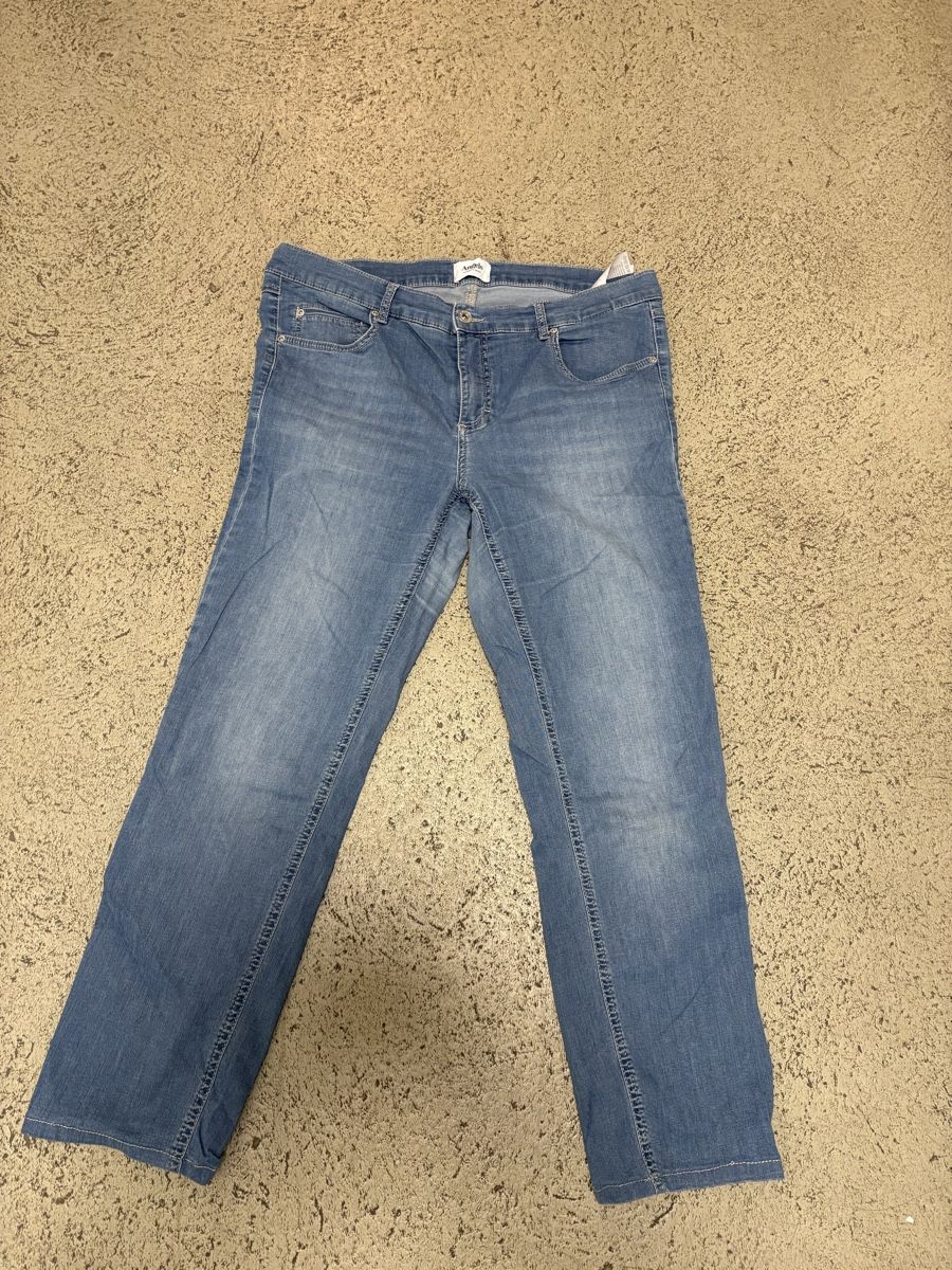 Pantalons: Damen Jeanshose,Gr.44(D) – D'occasion à Winterthur par Nena222