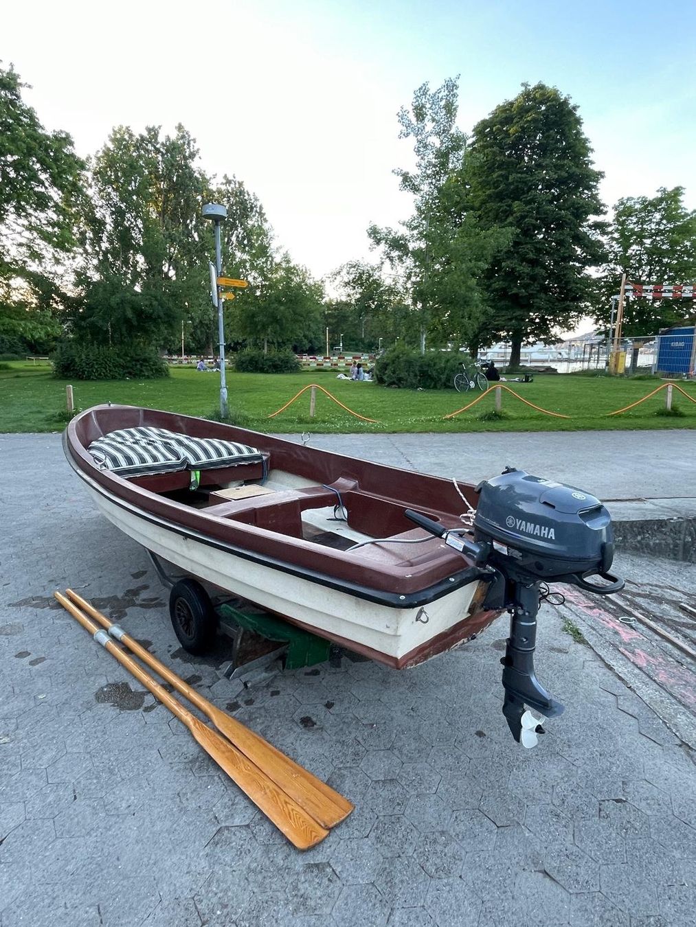 Yamaha Boote: Motorboot aus GFK mit Yamaha 6 PS Motor – Gebraucht aus Zürich von myf_rx75 2