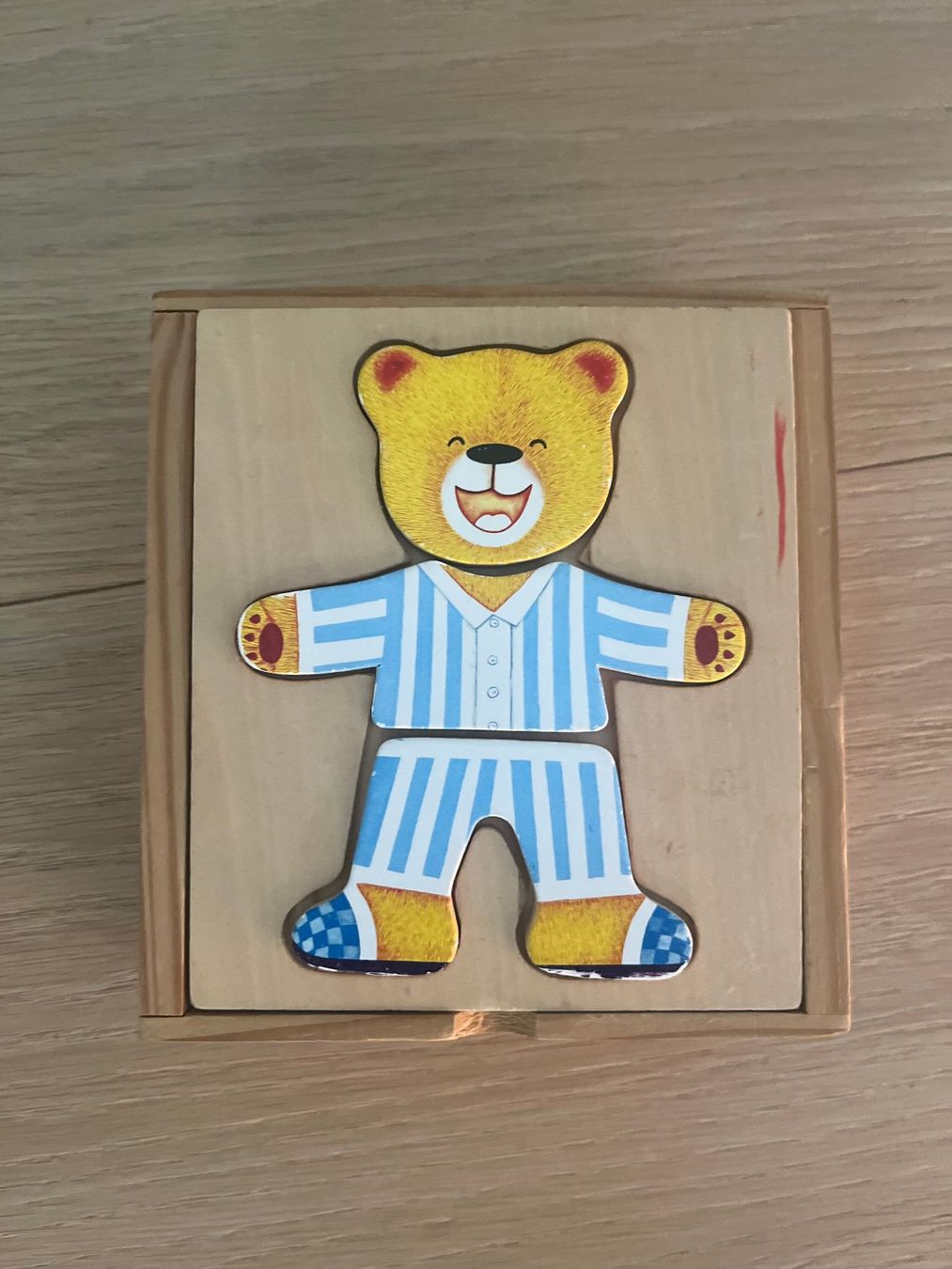 Eichhorn Puzzle: Holzpuzzle Bär mit Wechselkleidung – Usato da Arbon venduto da vb4all 1