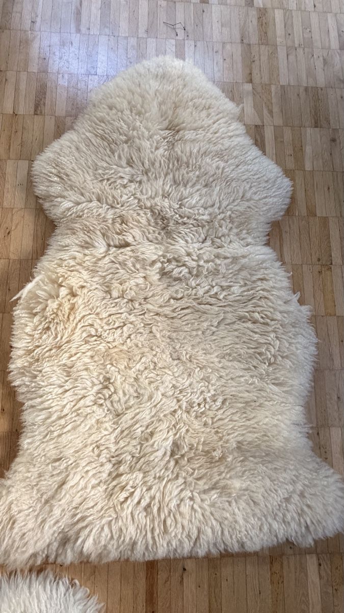 Tapis: 6 echte Schaffelle, cremweiss – D'occasion à Dübendorf par Scuba_gaby 2