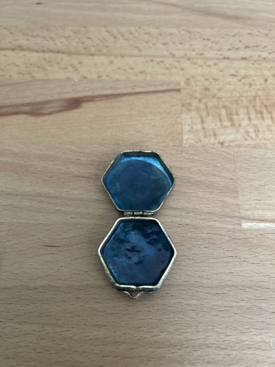 Pots: Boîte hexagonale émaillée fleurs bleu – D'occasion à Orbe par chr_f5zv 1