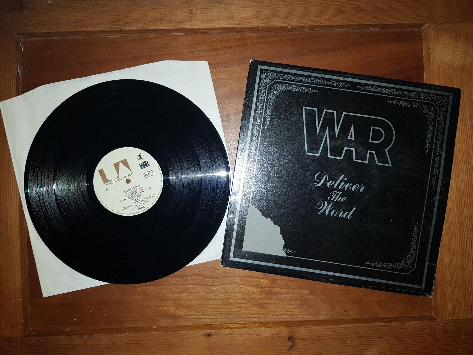 Dischi in vinile: WAR - Deliver The Word       LP – Usato da Zezikon venduto da Upsetter