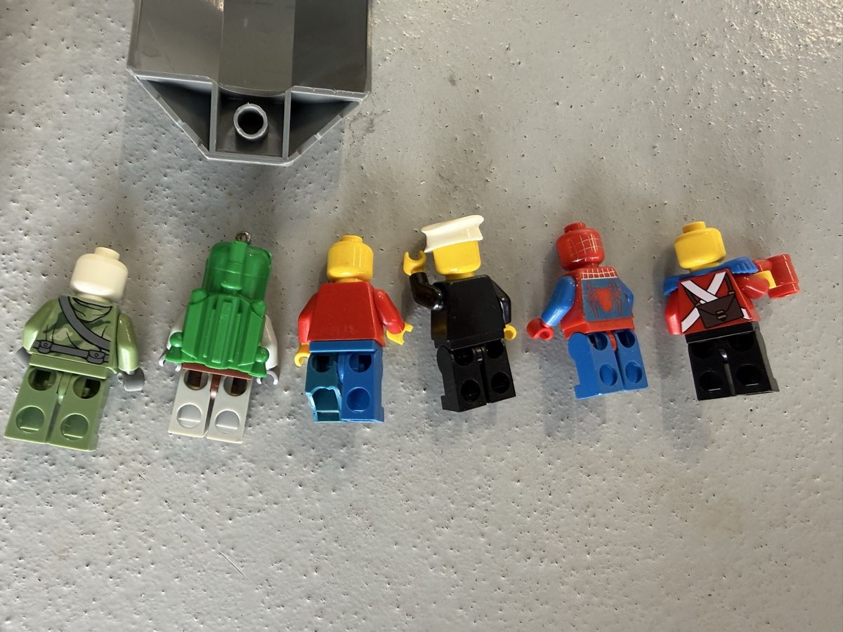 Lego Jeux de construction: LEGO Minifiguren Minifigures und Blocks – D'occasion à Oberrieden par rroane2 2