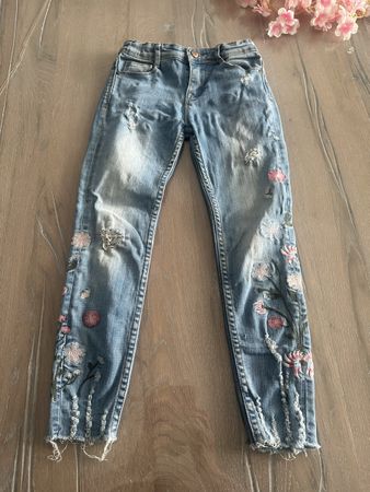 Denim Skinny Jeans mit Blumenstickerei Grösse 134