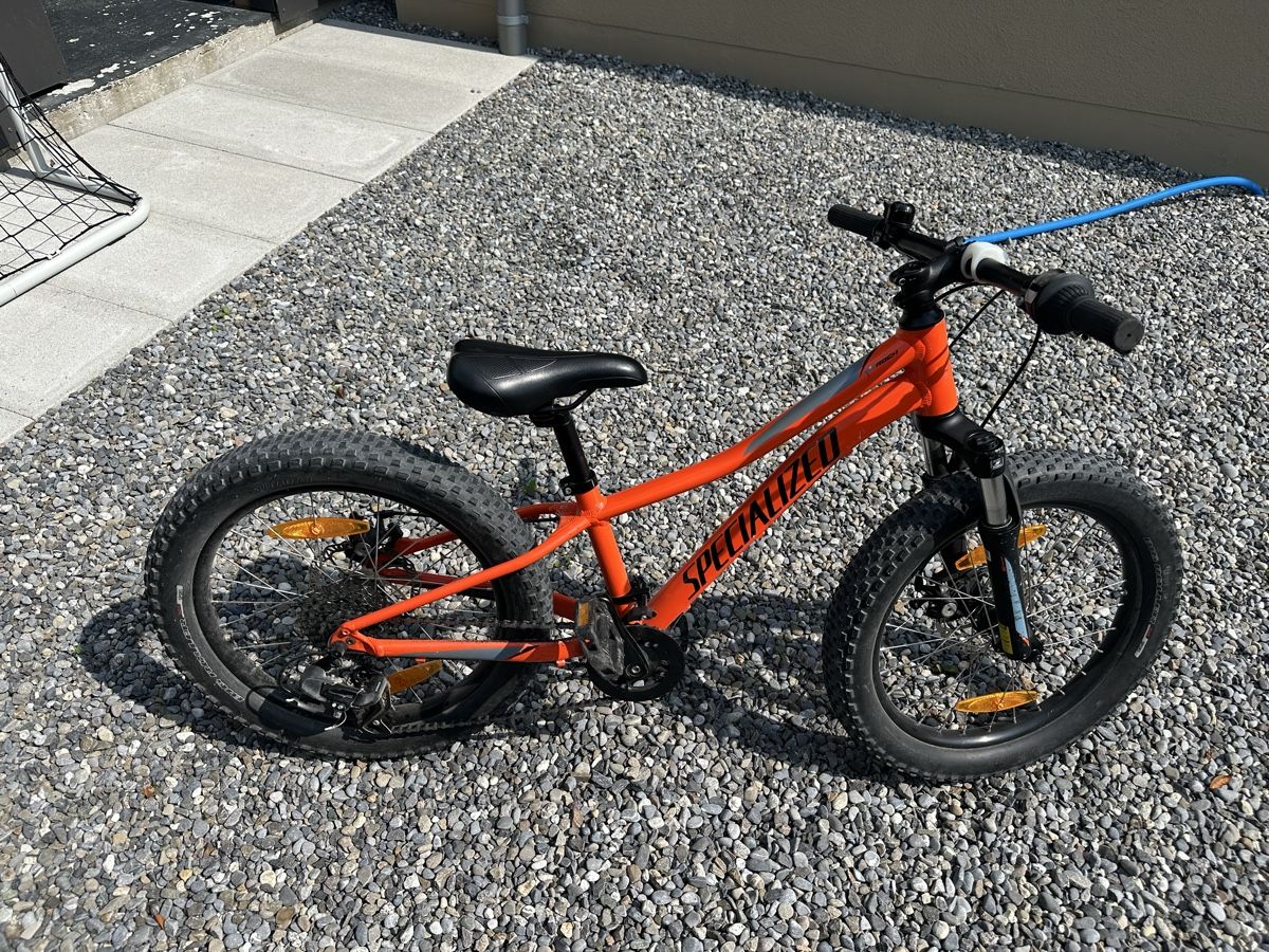 Specialized Biciclette: Kinder Velo Specialized orange 20 Zoll – Usato da Oberkirch LU venduto da Gas 1