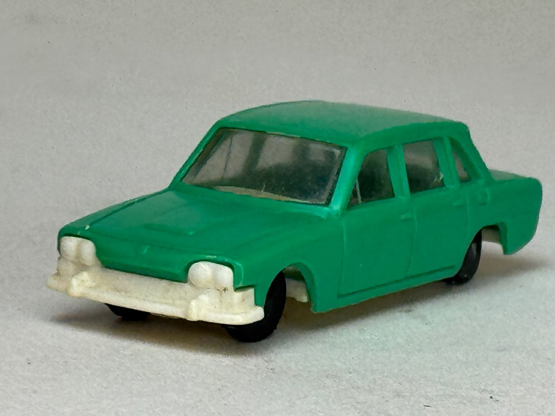 Voitures modèles: GB1- Mini Triumpf 2000 grün – D'occasion à Elm par Wikmtz