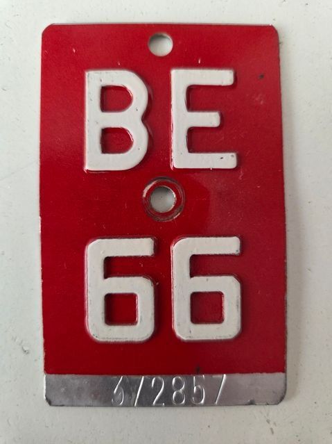 Sachs Insegne: Velonummer BE 66 plaque Velo – Usato da Schenkon venduto da Uhu007