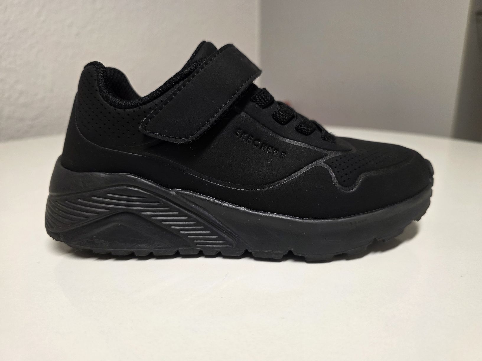 Scarpe per ragazzi: Skechers Kinderschuhe – Usato da Suhr venduto da MrvicaAG 3