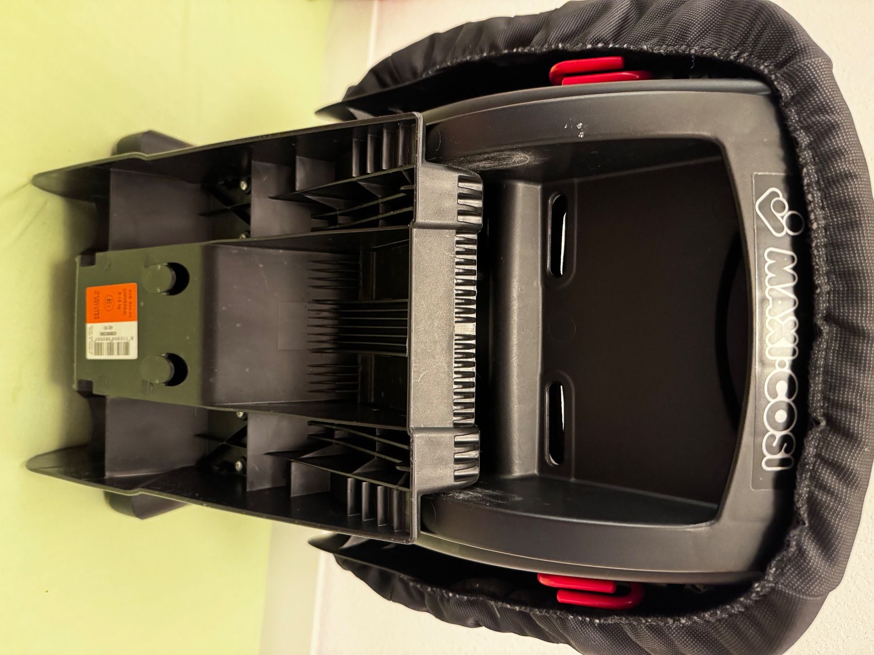 Maxi-Cosi Seggiolini per auto: Maxi-Cosi Kindersitz ohne Isofix – Usato da Grossdietwil venduto da RSW032 9