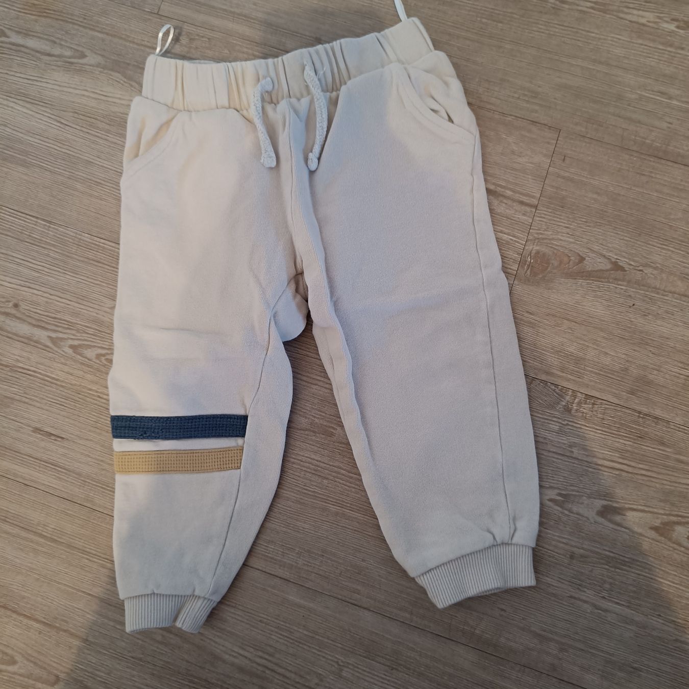 Hosen: Hose Grösse 92 – Gebraucht aus Jaberg von urig17.