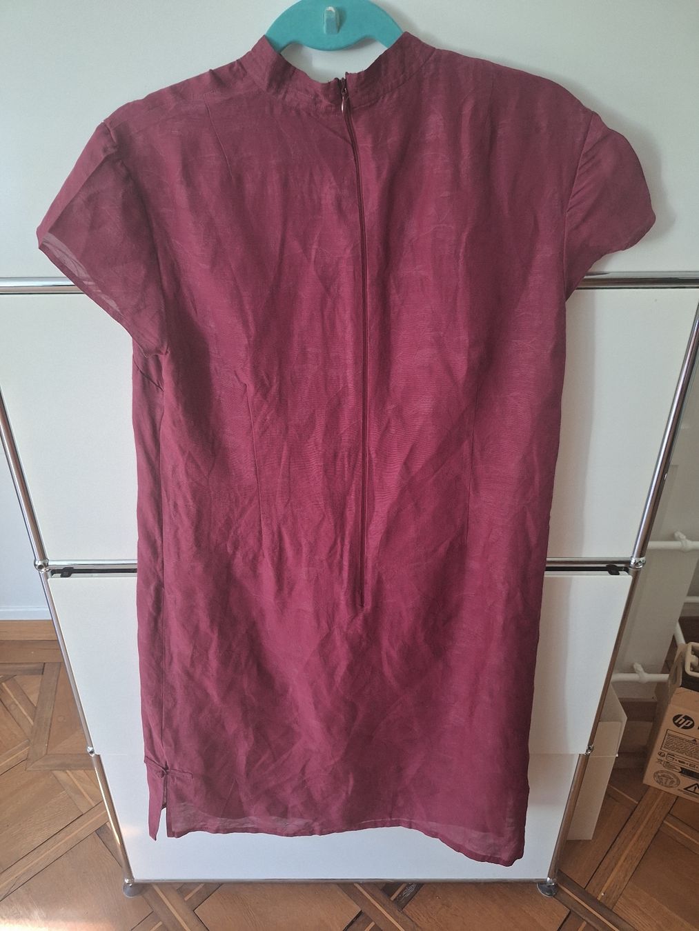 Hessnatur Kleider: Kleid bordeaux Grösse 38. Material Leinen/Seide – Gebraucht aus Glarus von goni07 1