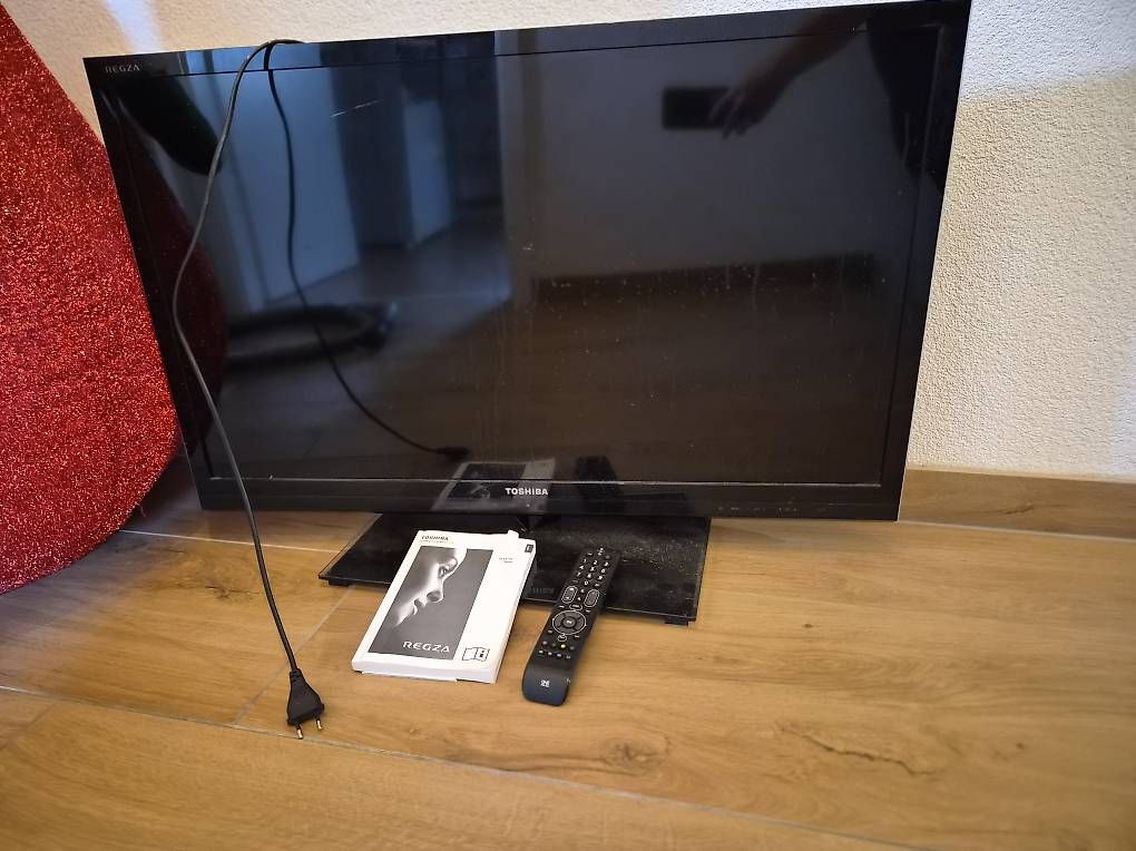 Fernseher: Télévision Toshiba  – Gebraucht aus Sugnens von san_786r