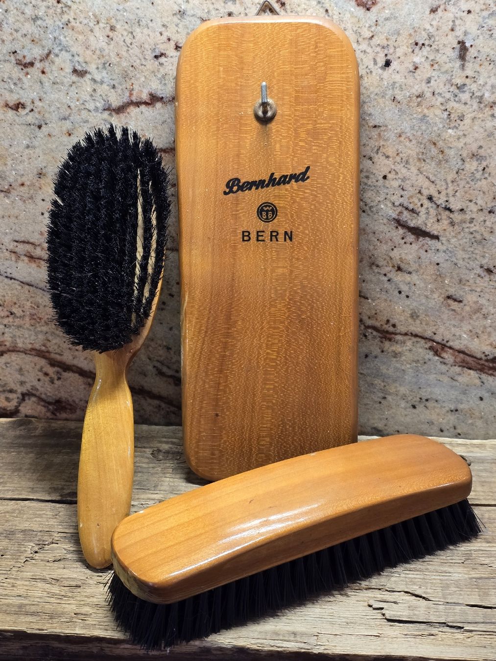 Altro in  Abbigliamento & Accessori: Schuhputzset Bernhard Bern Holz Bürsten 3-teilig – Usato da Walkringen venduto da Vanuca 4